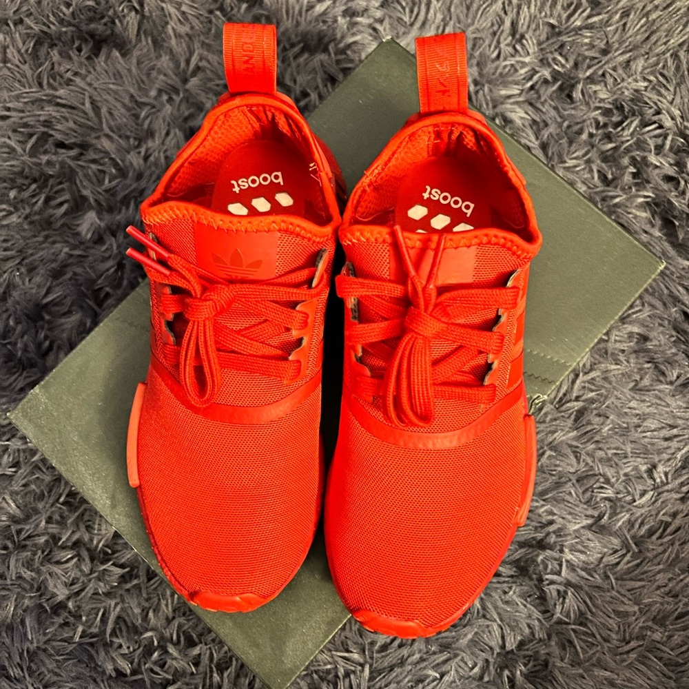 Adidas Boost sneakers (Junior 6, Women 7)
